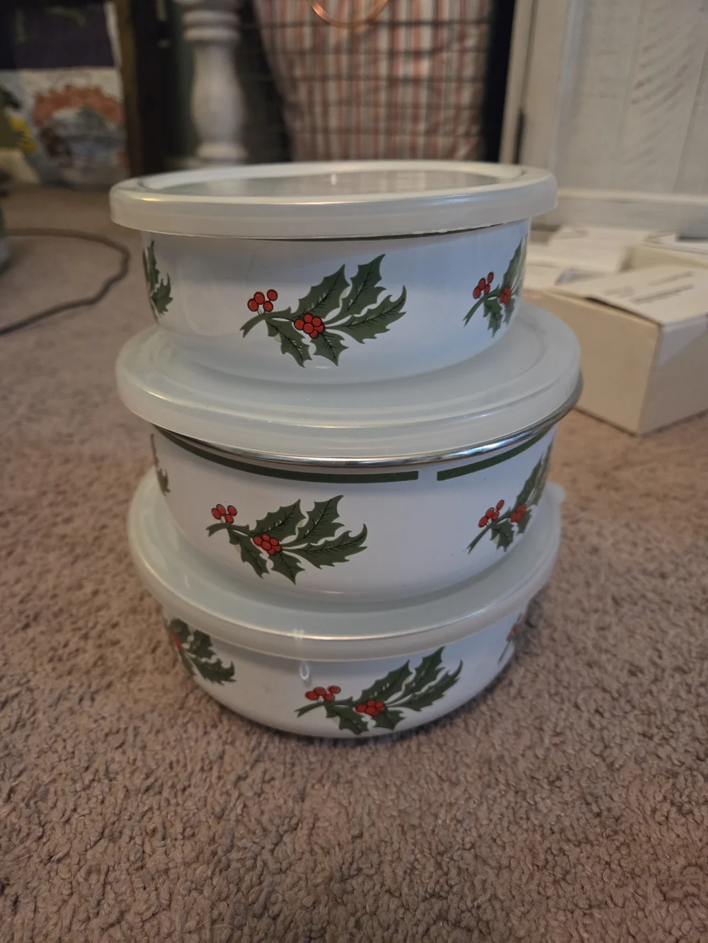 Vintage Enamel Stackable Holiday Holly Mixing Bowls with Lids - White and Green
